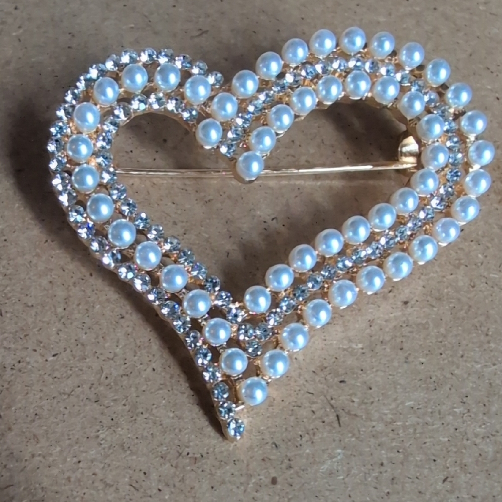 Gold and Pearl Heart Brooch